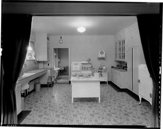1950-kitchen-model-potomac