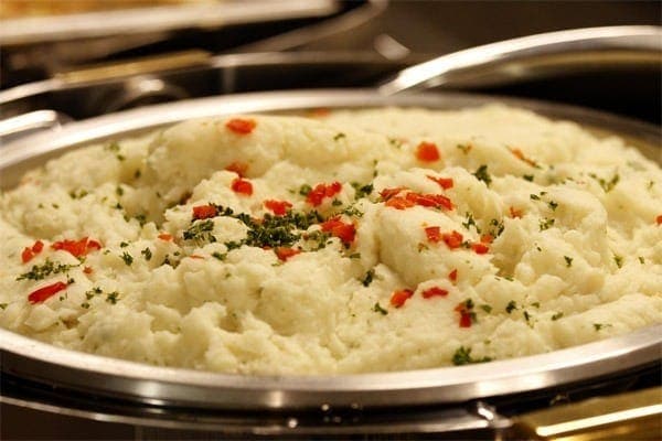 mashed-potatoes Foods to make with leftover potatoes (1918)