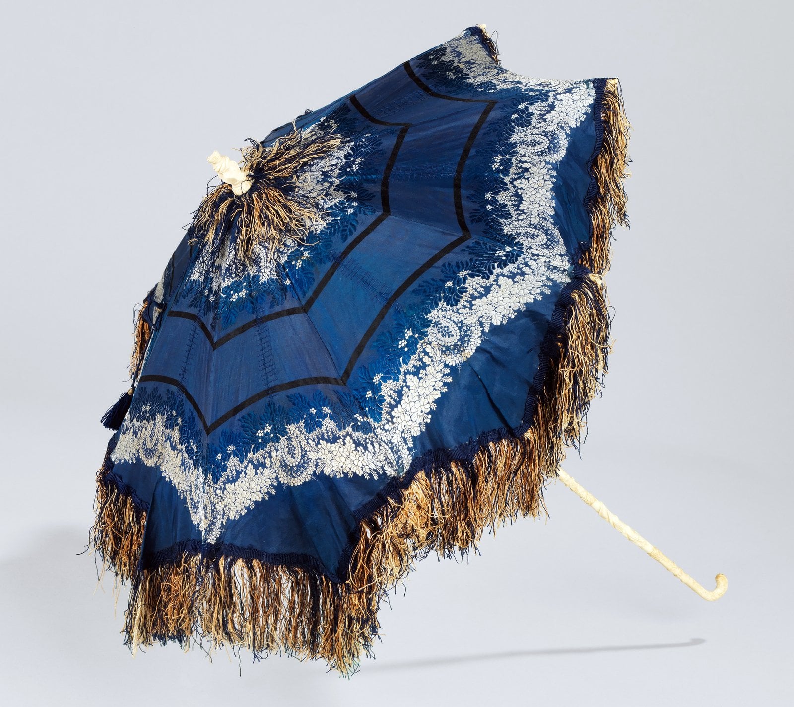 Parasol fever: The obsessive, forgotten world of Victorian sun umbrellas in the 1800s 1 1850s vintage parasol via ClickAmericana com