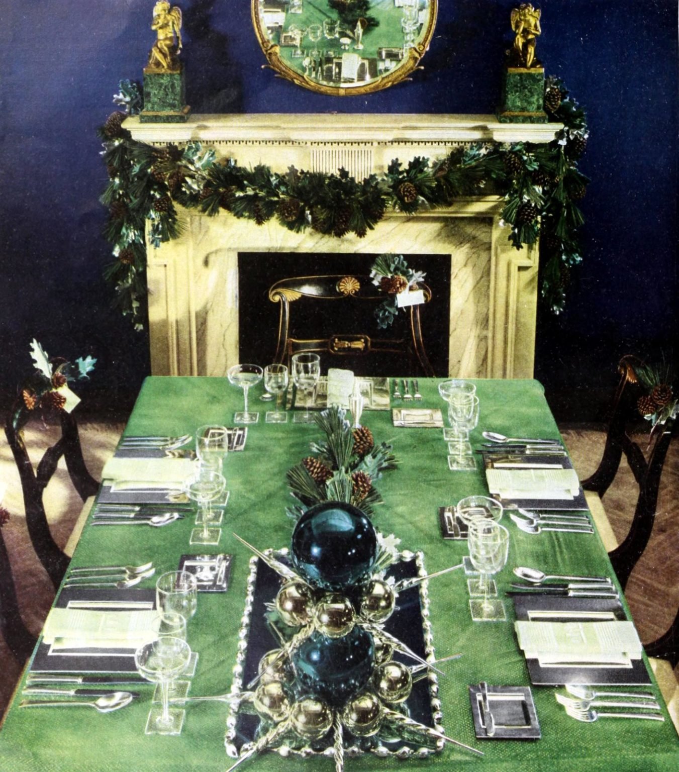 Festive Christmas table settings Ideas for holiday tables with retro style (1900s1990s