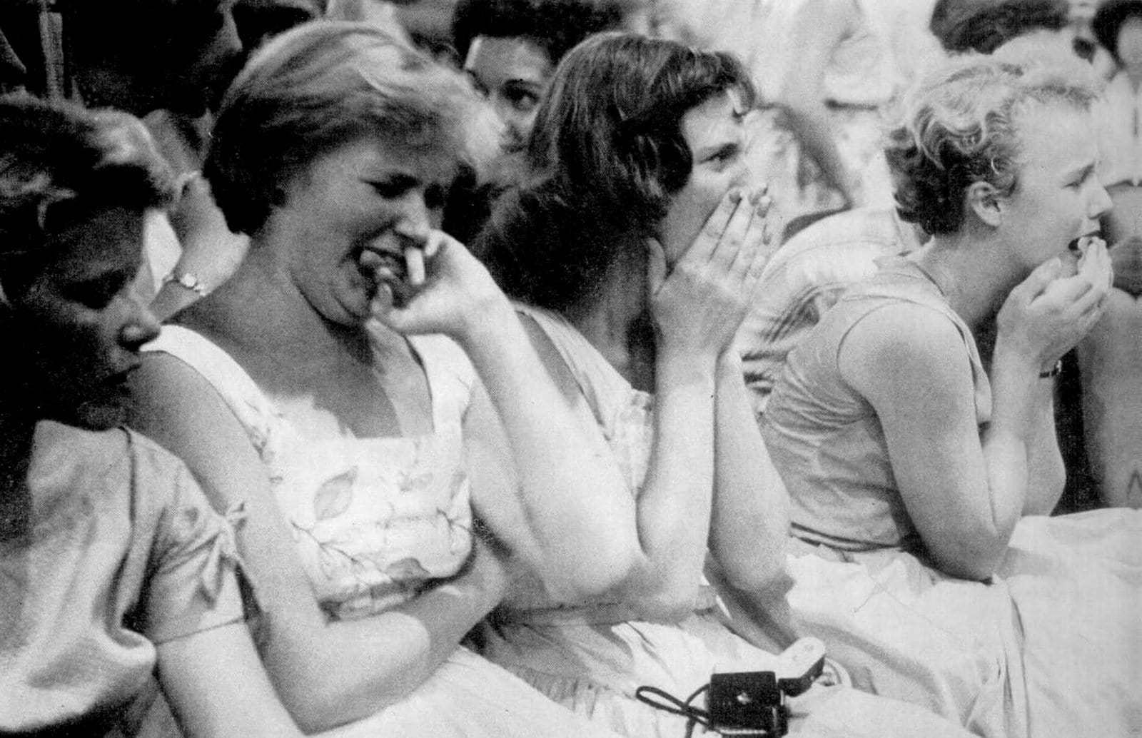 Screaming Elvis fans