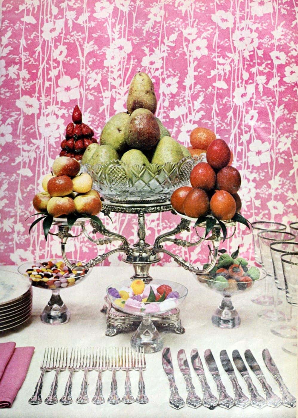 40 vintage centerpiece ideas Table decor from yesteryear Click Americana