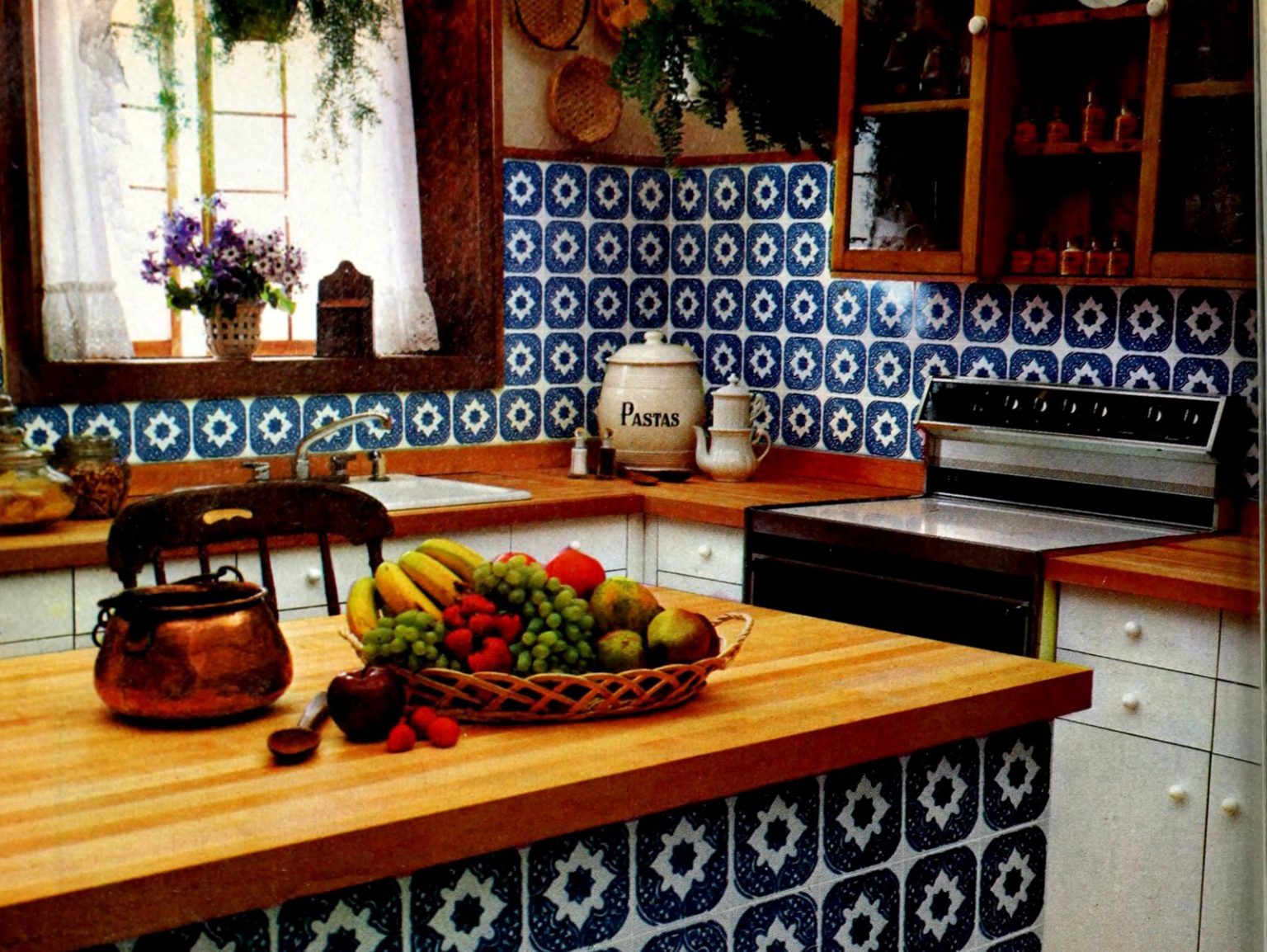 Cool 1970s kitchen decor: How to give your modern kitchen a groovy vibe ...
