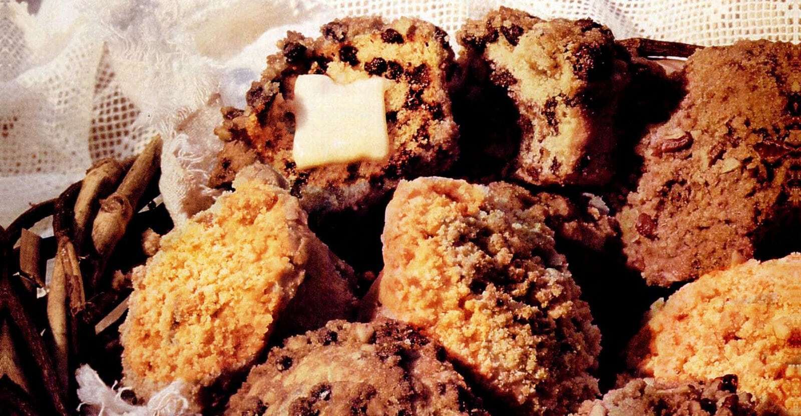 Chocolate chip muffins: Chocolate streusel pecan, orange butterscotch & mini-chip crumb (1987) - Cli