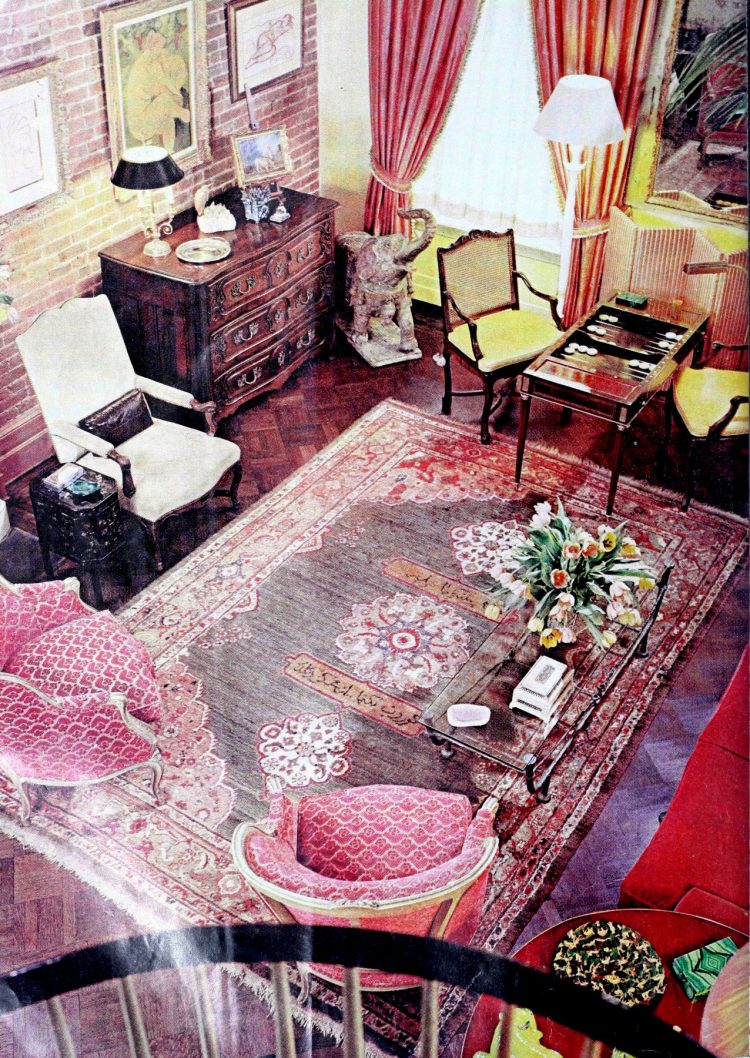 See 60s & 70s boho living room decor with an eclectic, cozy vibe ...