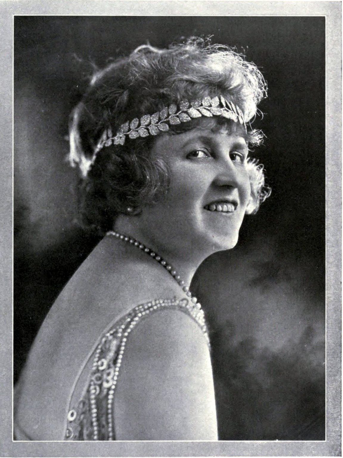 What is a flapper? Get the inside scoop on this popular 1920s term here