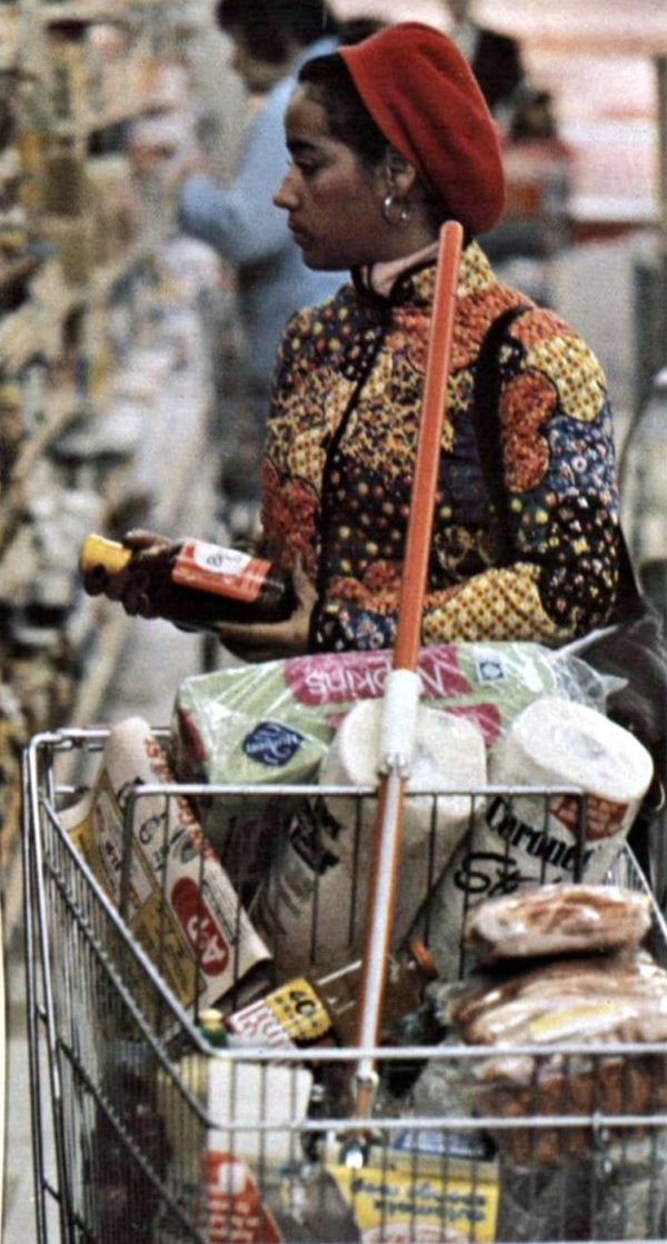 Check out 100 vintage 1970s supermarkets & retro grocery stores Click