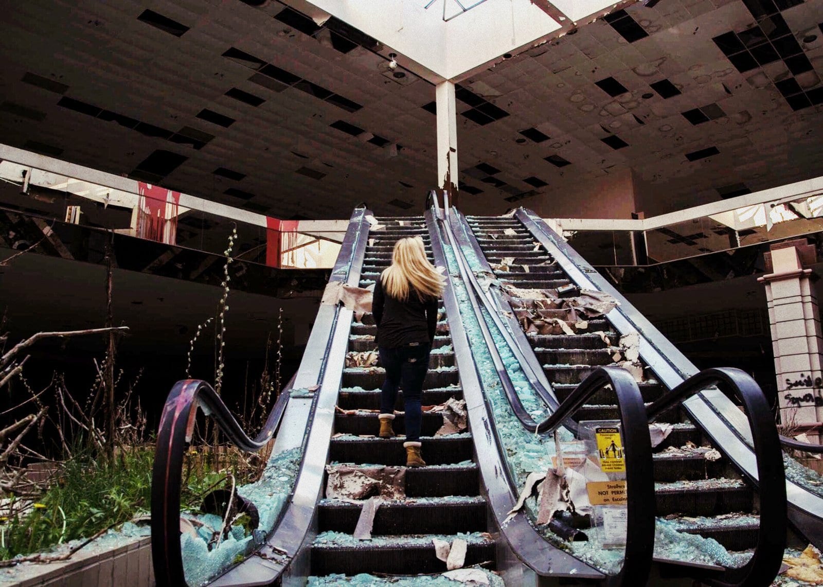 12 abandoned malls & the history of their heartbreaking decline - Click ...