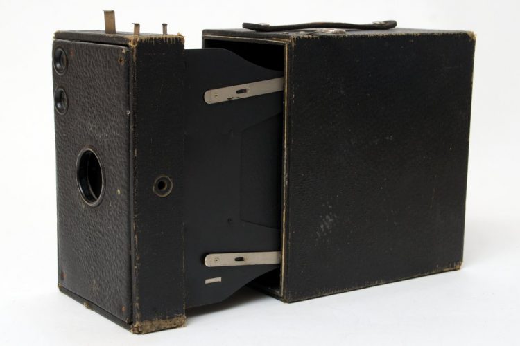 How Kodak Brownie cameras made snapshot photography affordable for millions Click Americana