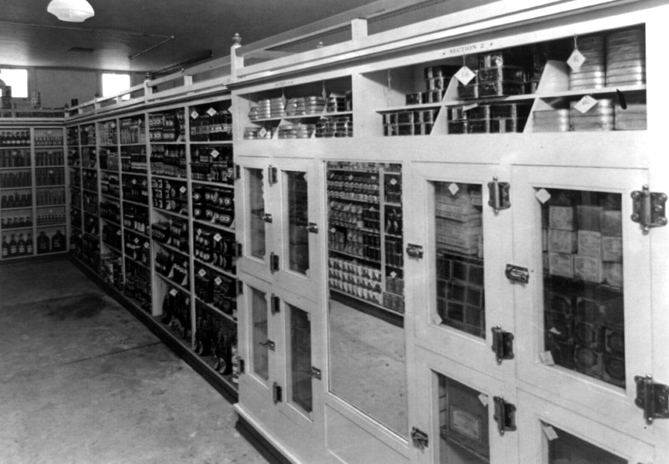 See inside the first Piggly Wiggly grocery store that opened way back