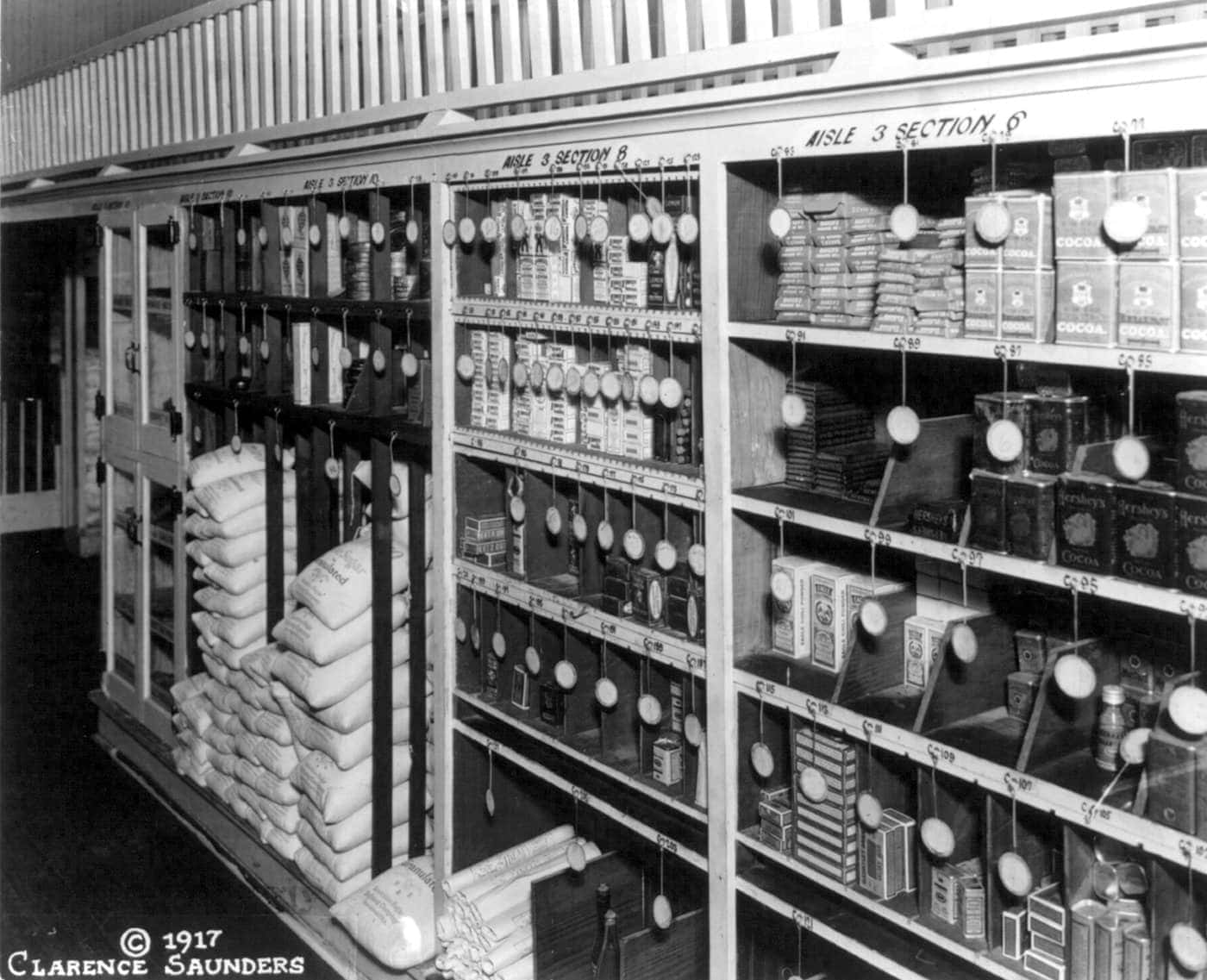 See inside the first Piggly Wiggly grocery store that opened way back