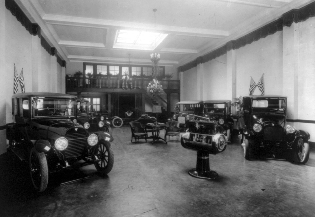 See inside vintage 1910s & 1920s car showrooms in Washington DC Click