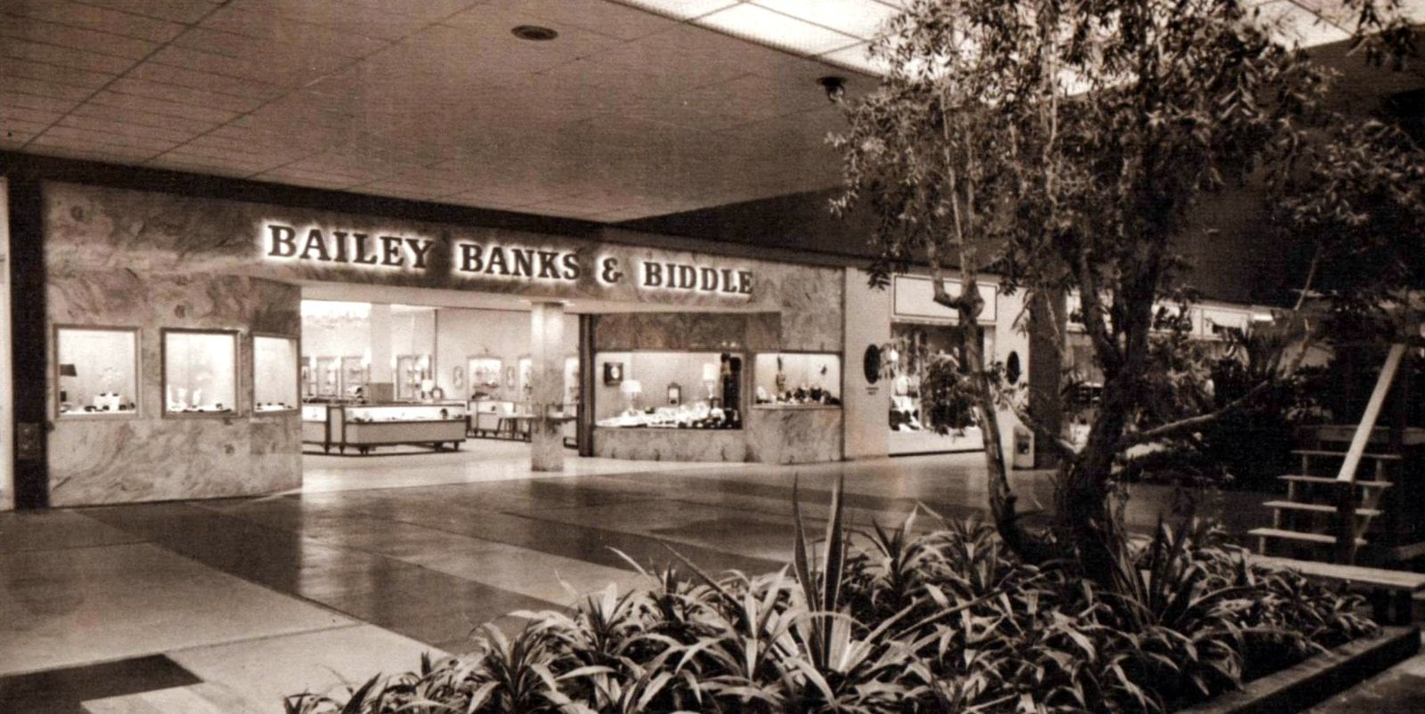 Bailey, Banks and Biddle mall jewelry store (1962) via ClickAmericana com