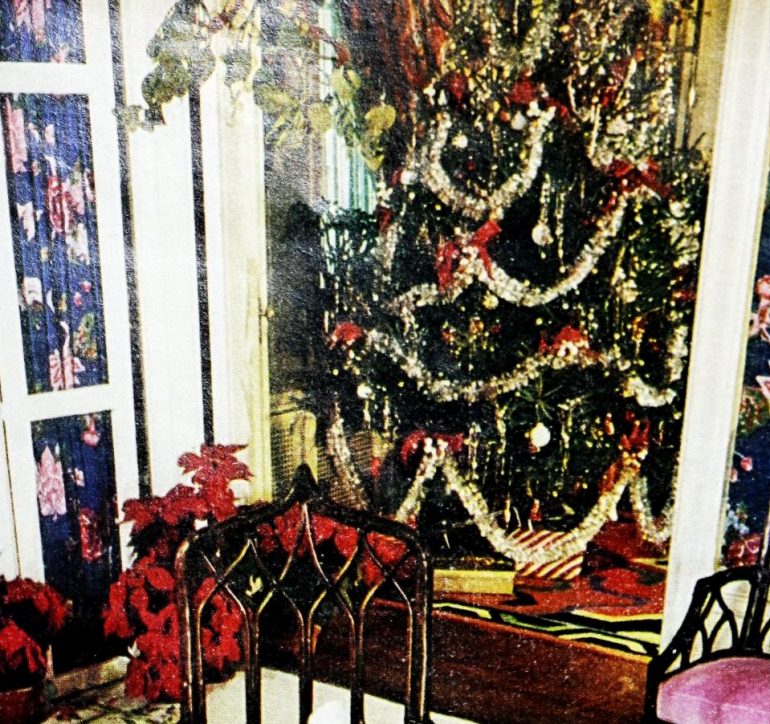 How did people decorate Christmas trees back in the '70s? See 20