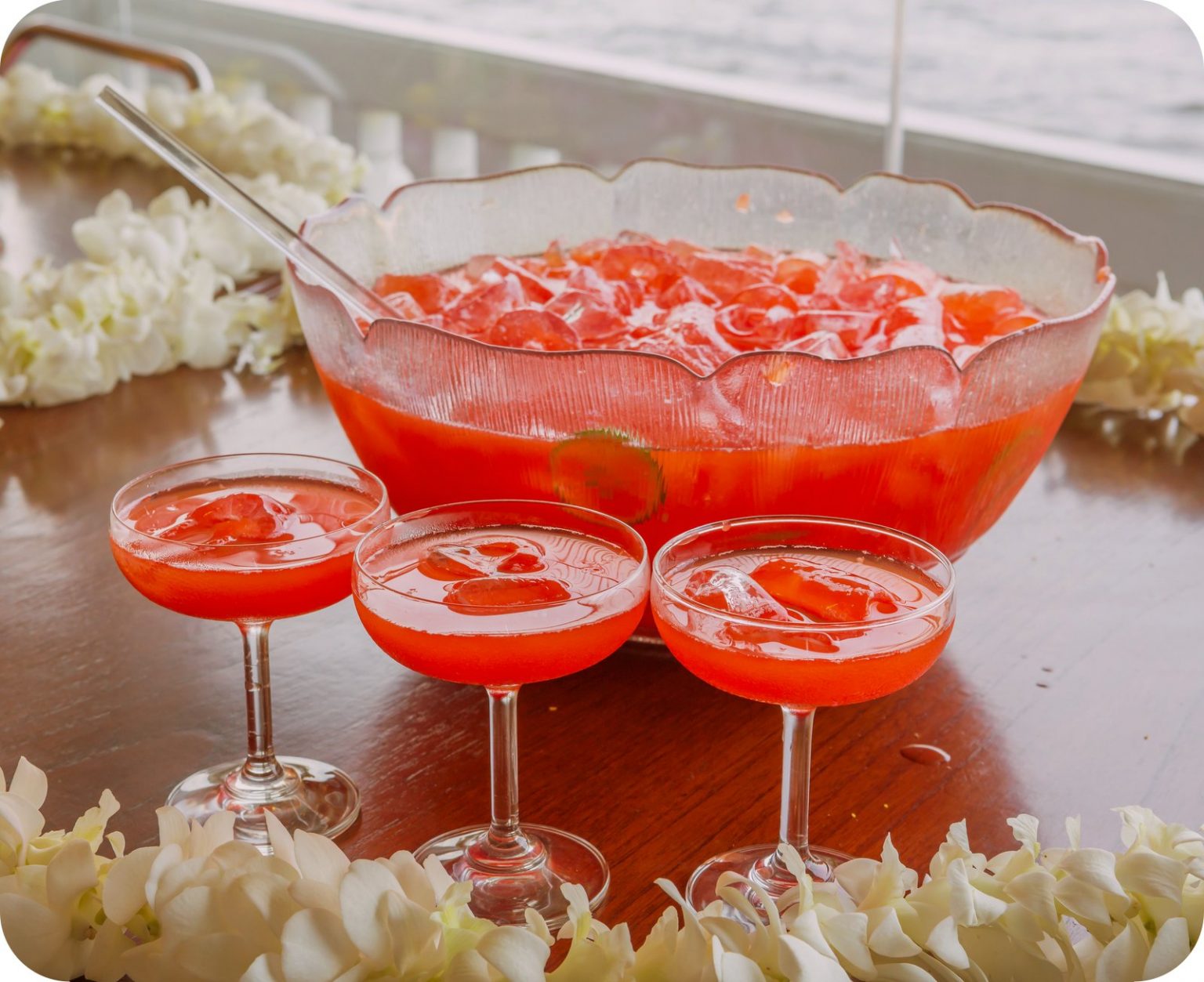 21 oldfashioned fruit punch recipes (1969) Click Americana