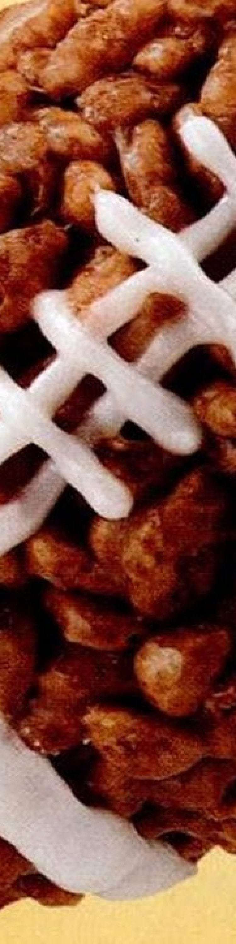 Make peanutty minifootballs with Rice Krispies treats (1996) Click Americana