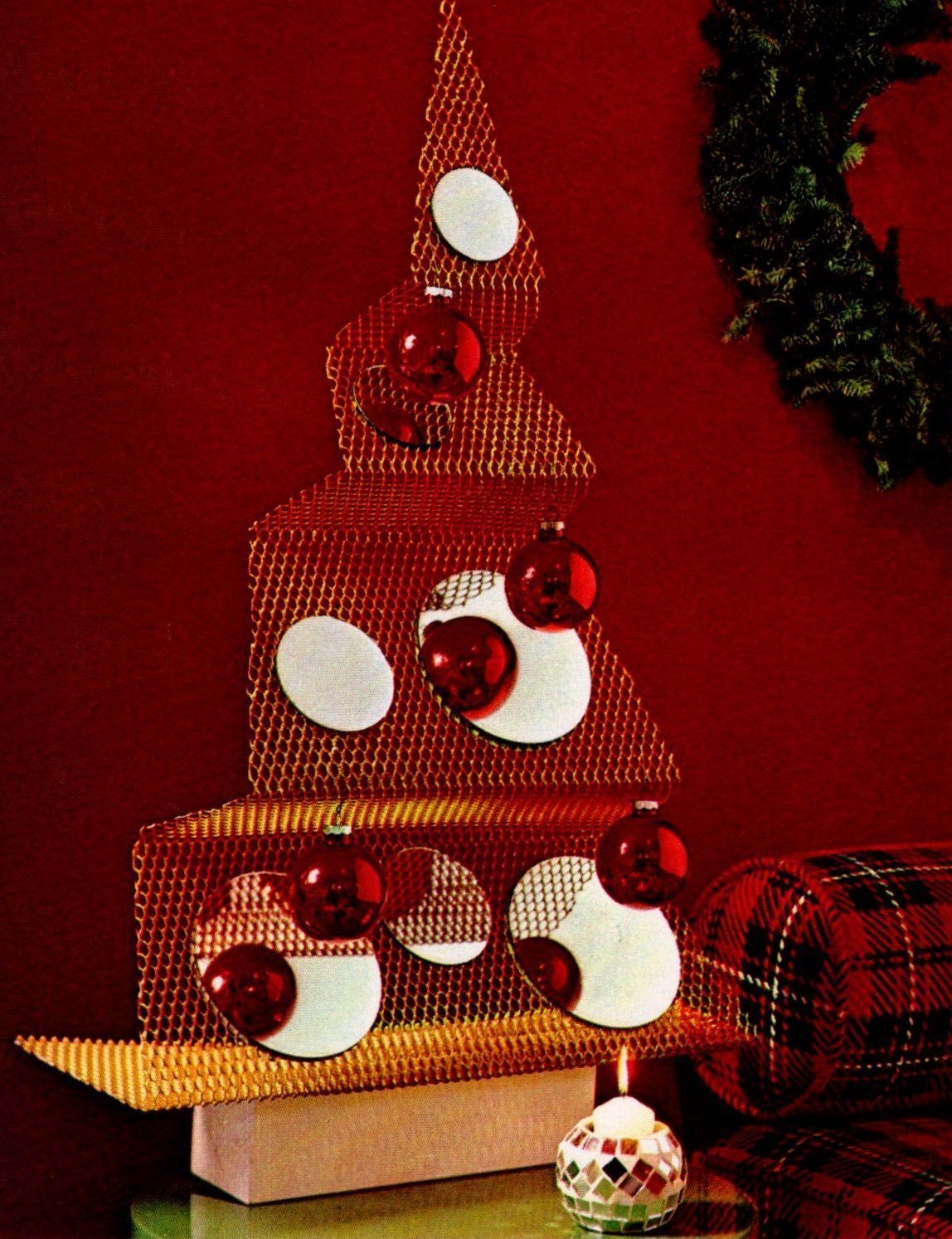 Vintage Christmas decorations with 60s and 70s style: Bright, colorful & homemade 16 Cool retro metal modernist Christmas tree art via ClickAmericana com