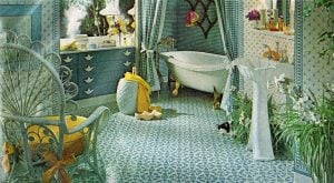 1970s bathroom decor: Cute blue and white retro bathroom decor from 1978