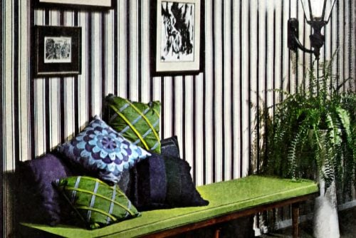 Decor made an entry hall out of a plain wall (1967)