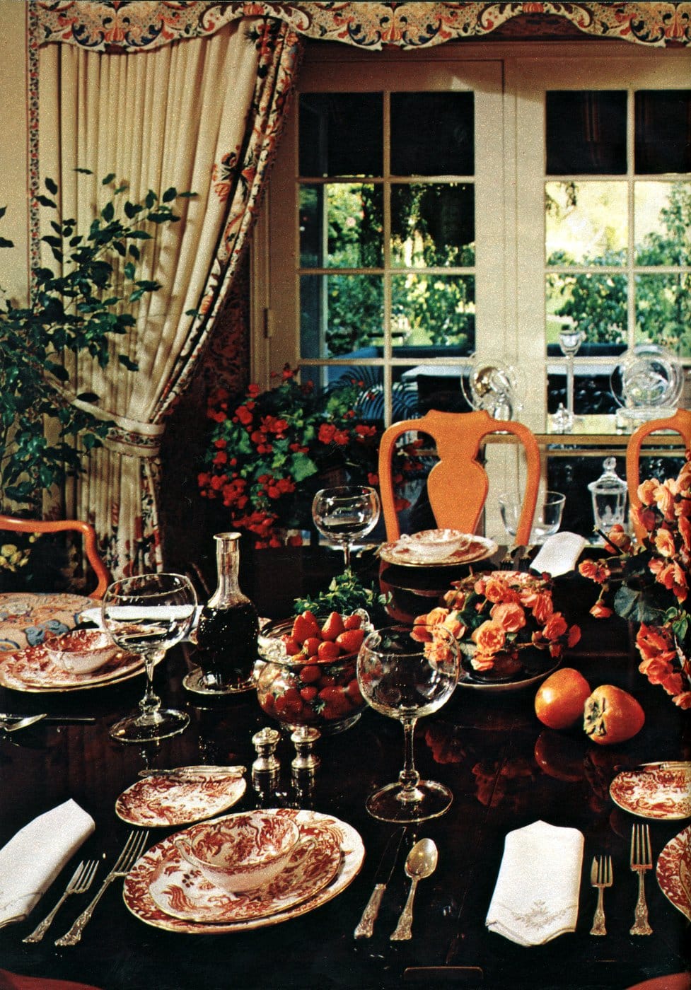Dinah Shore's home tour: See inside her charming Beverly Hills house in the 1960s & 70s 7 Dinah Shore's Beverly Hills house in 1978 (5)