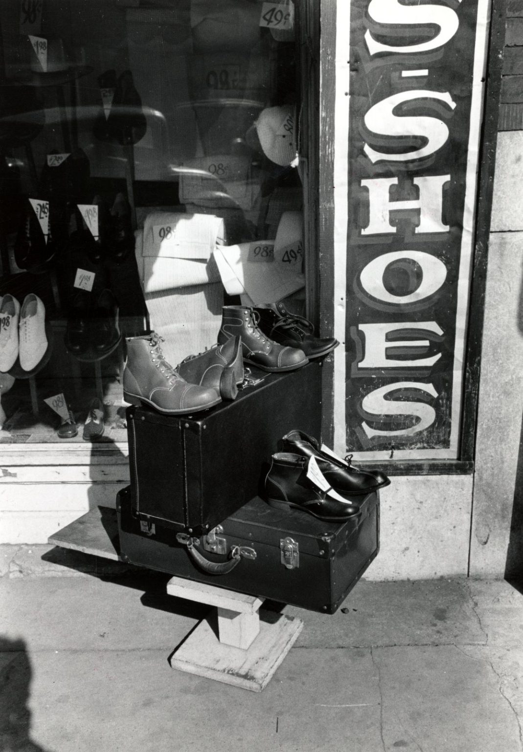 Vintage shoe stores See what shoe shopping really used to be like