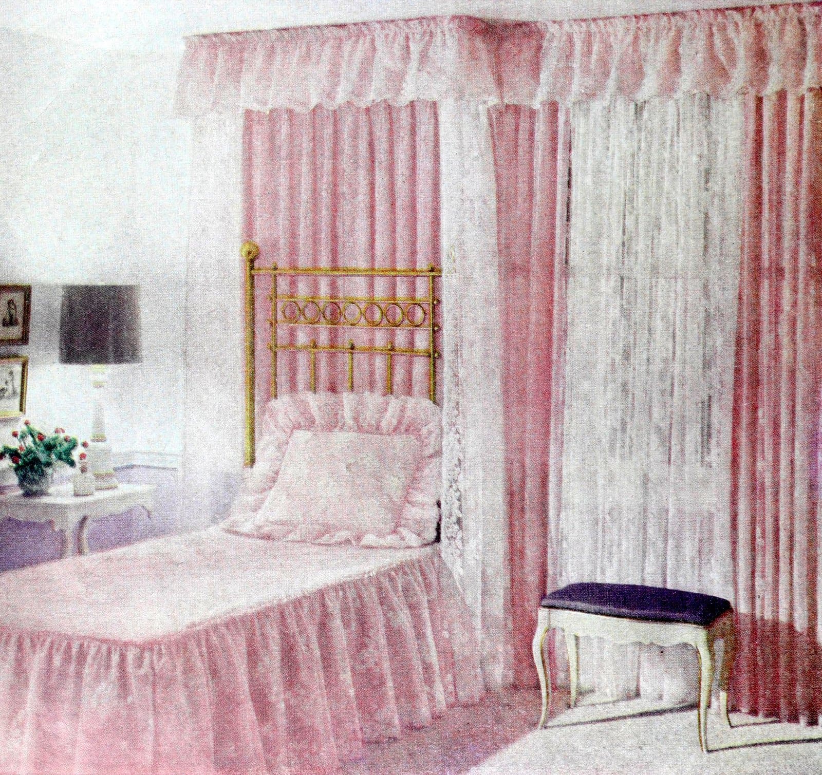These 25 unique mid-century curtains and drapes may inspire you or... not 23 Frilly pink lacy curtains (1960)