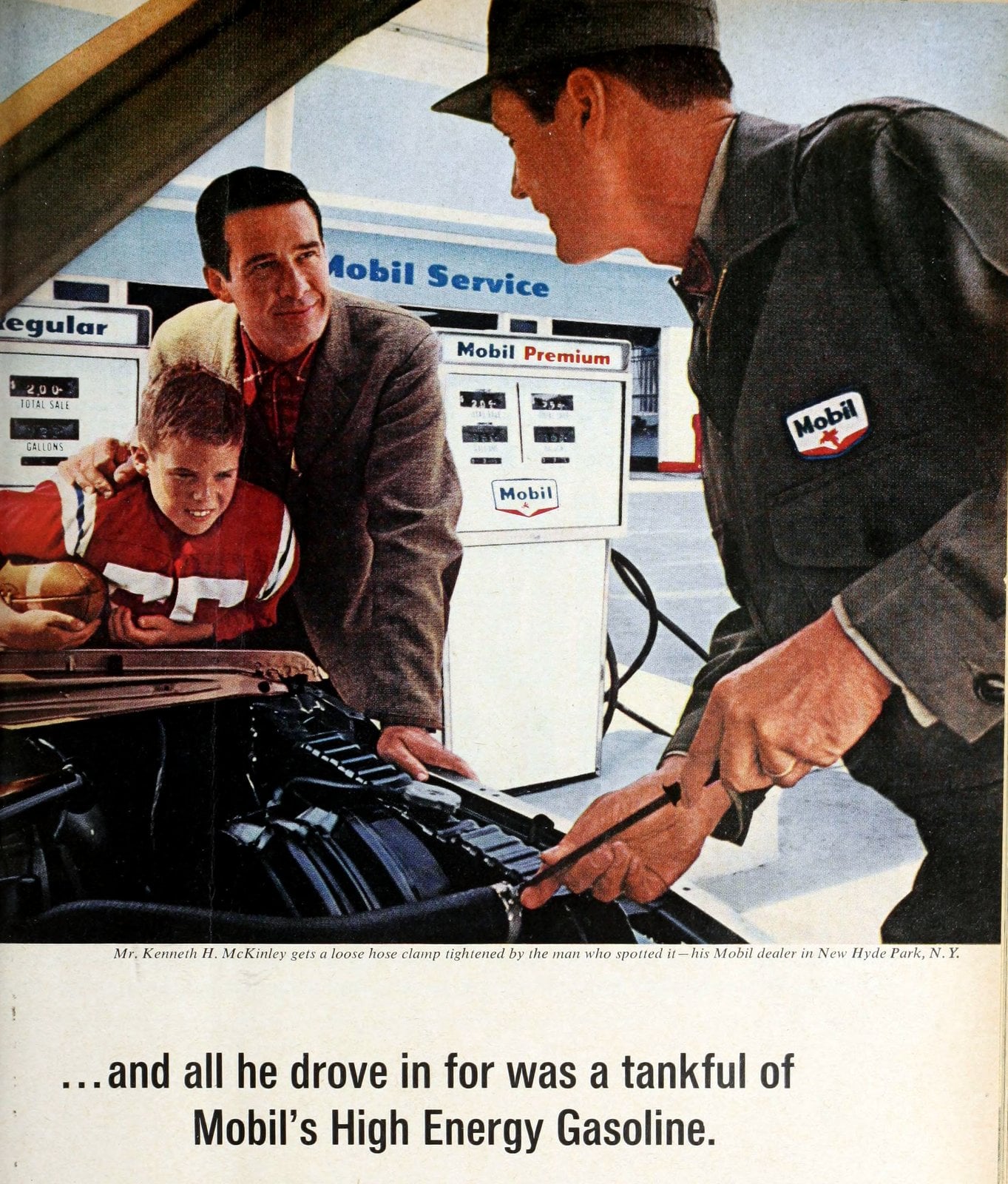 Gas station checking the oil (1964) via ClickAmericana com