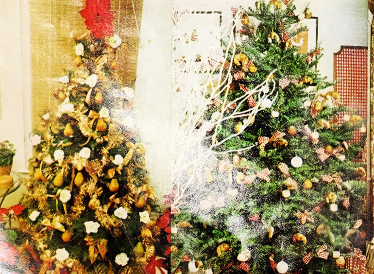 Christmas Trees In The 70s See 55 Fun Flashy Whimsical Trends We Golden Pear Christmas Tree Pastry Tree 770x564