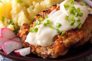 Good old-fashioned country fried chicken recipes from the '50s