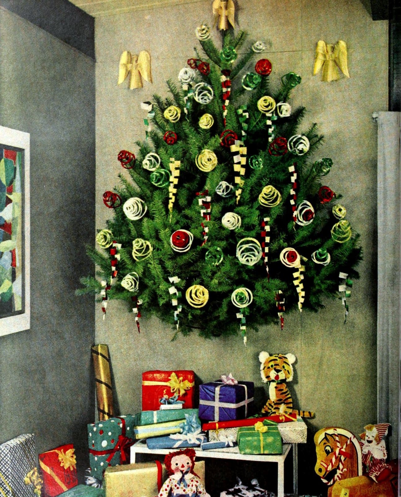 Half wall-mounted Christmas tree (1957)