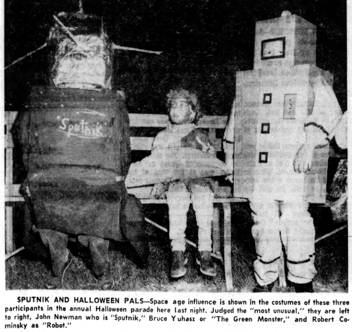 Sputnik and Halloween pals - Vintage Halloween costumes