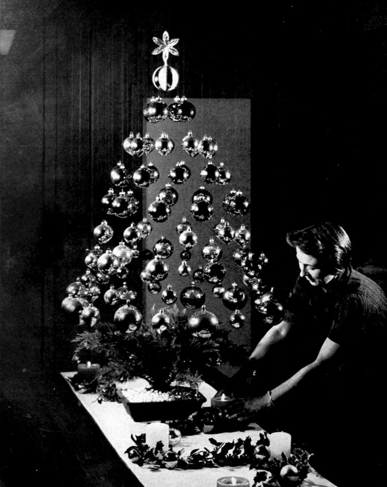 How to make an amazing invisible floating Christmas tree! A retro DIY