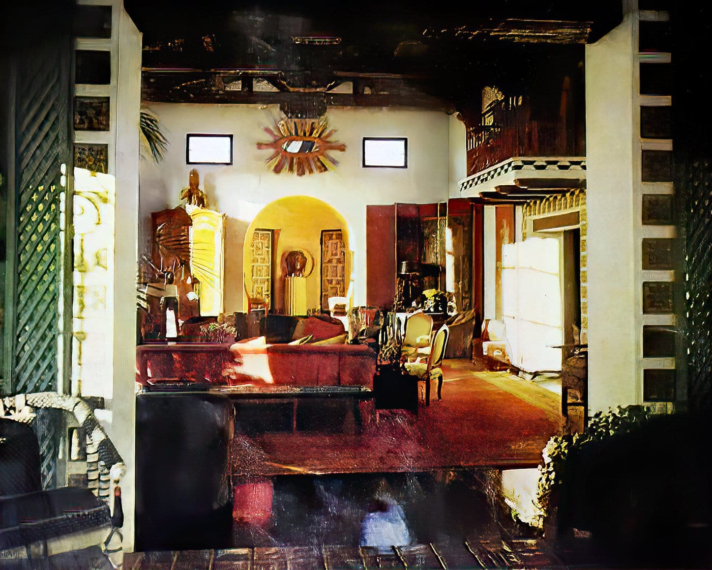James Coburn's colorful home was as exotic & unconventional as the actor himself (1970) 4 James Coburn's old house - Inside views