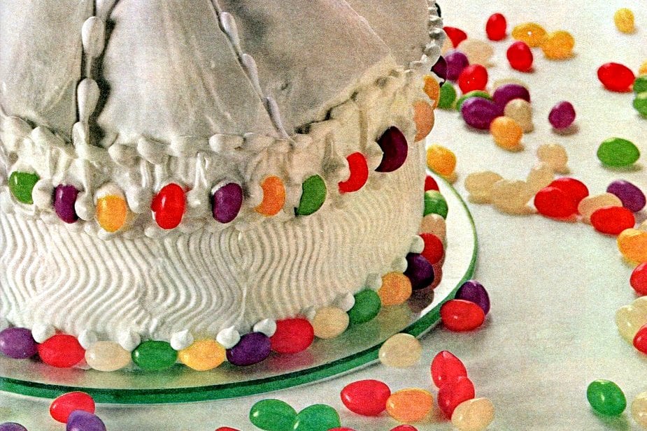 How to make a cute retro jelly bean carousel cake (1965) Click Americana