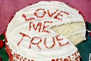 Luscious Valentine cake (1949)