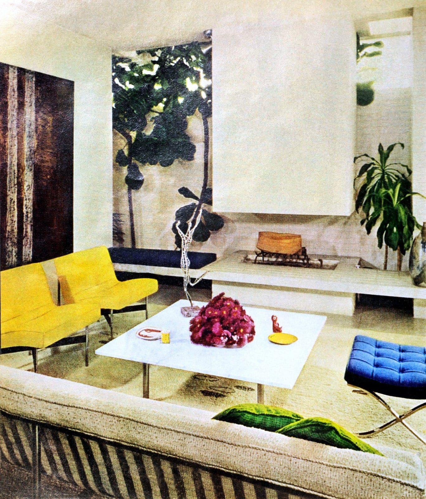 This retro pink living room looked like it belonged in Barbie's Dream ...