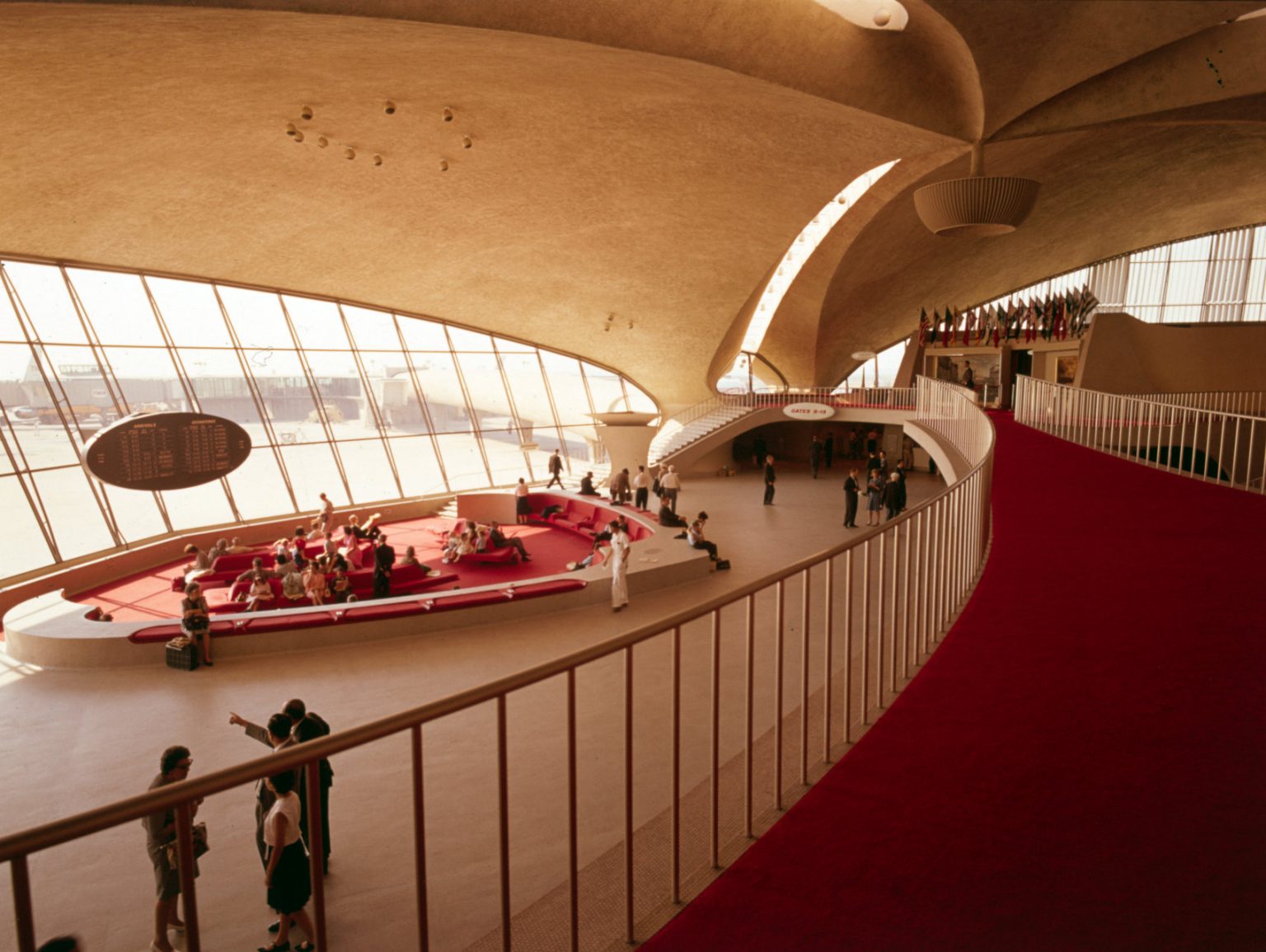 See the stunning spaceage TWA Terminal at JFK airport as it looked in