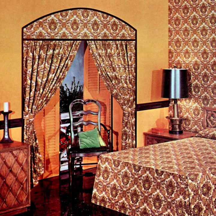 Orange vintage bedroom decor made this room feel like autumn