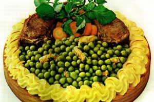 Peas confetti recipe with lamb chops