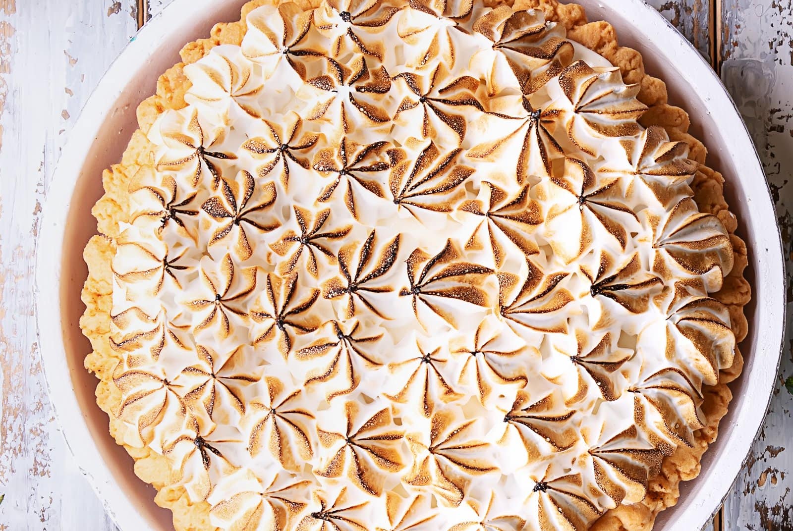Make a vintage pumpkin meringue pie with one of these 3 recipes from the 70s - Click Americana