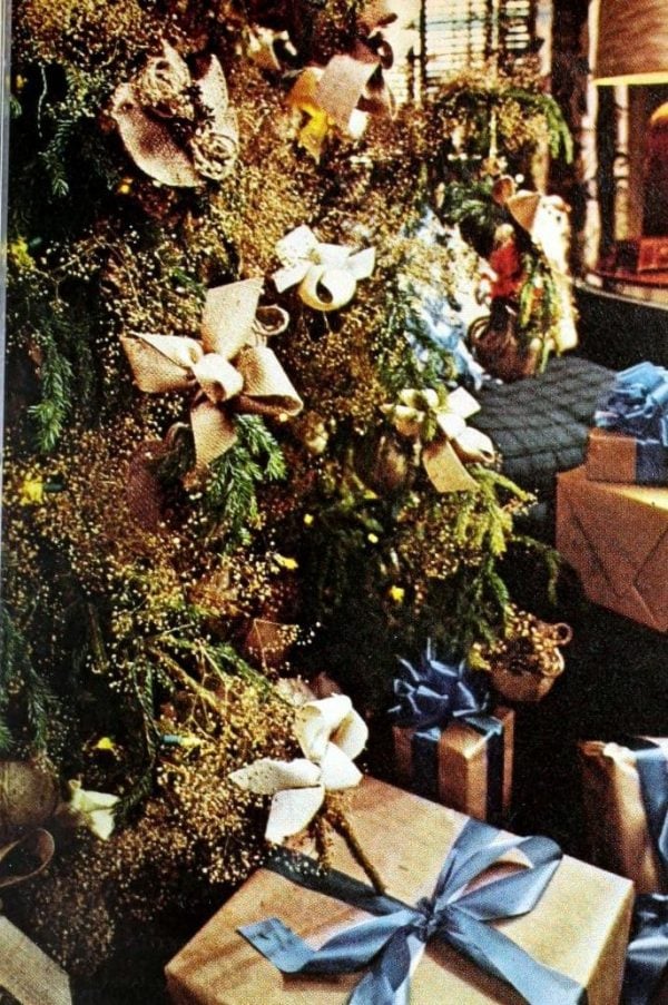 How did people decorate Christmas trees in the 70s? See 55 different