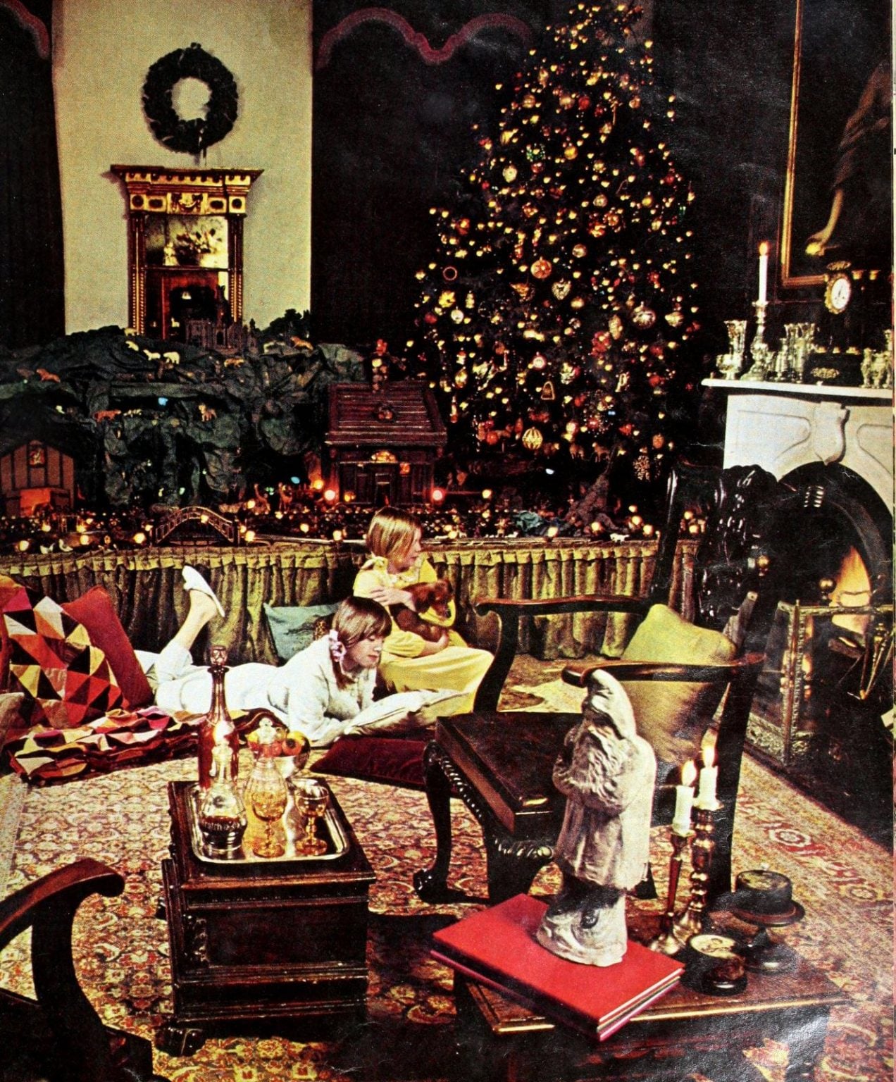 How did people decorate Christmas trees back in the '70s? See 20