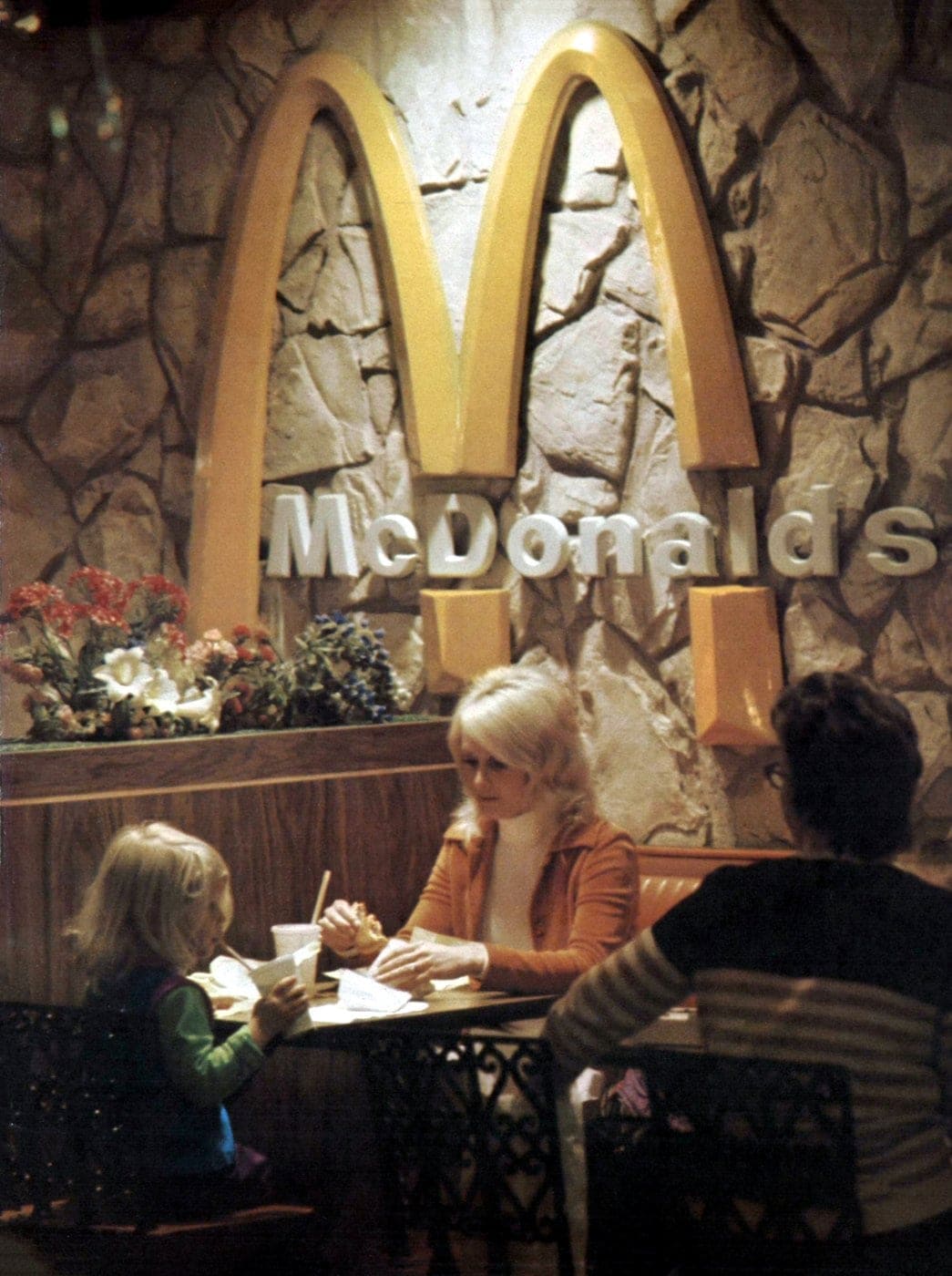 Retro McDonalds stores in the 70s (10)