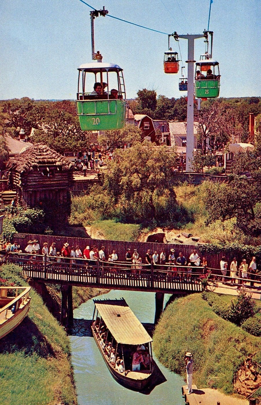 Scenes from vintage Six Flags over Texas (1)