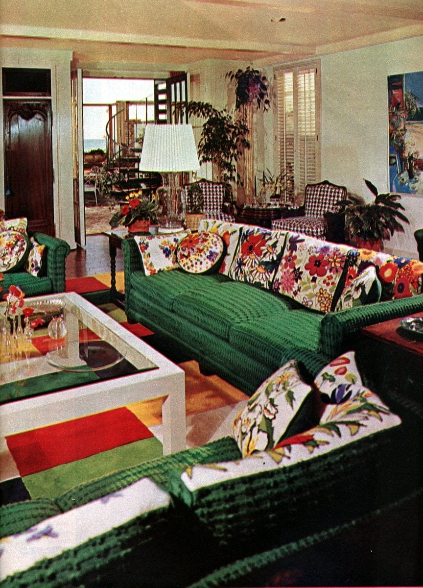 See Mary Tyler Moore's needlepoint (1974)