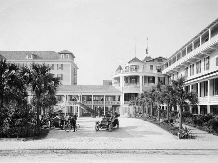 South entrance, Hotel Ormond, Ormond, Florida c 1915