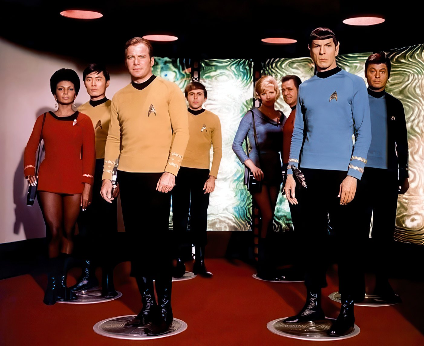 Star Trek TOS cast on transporter via ClickAmericana com