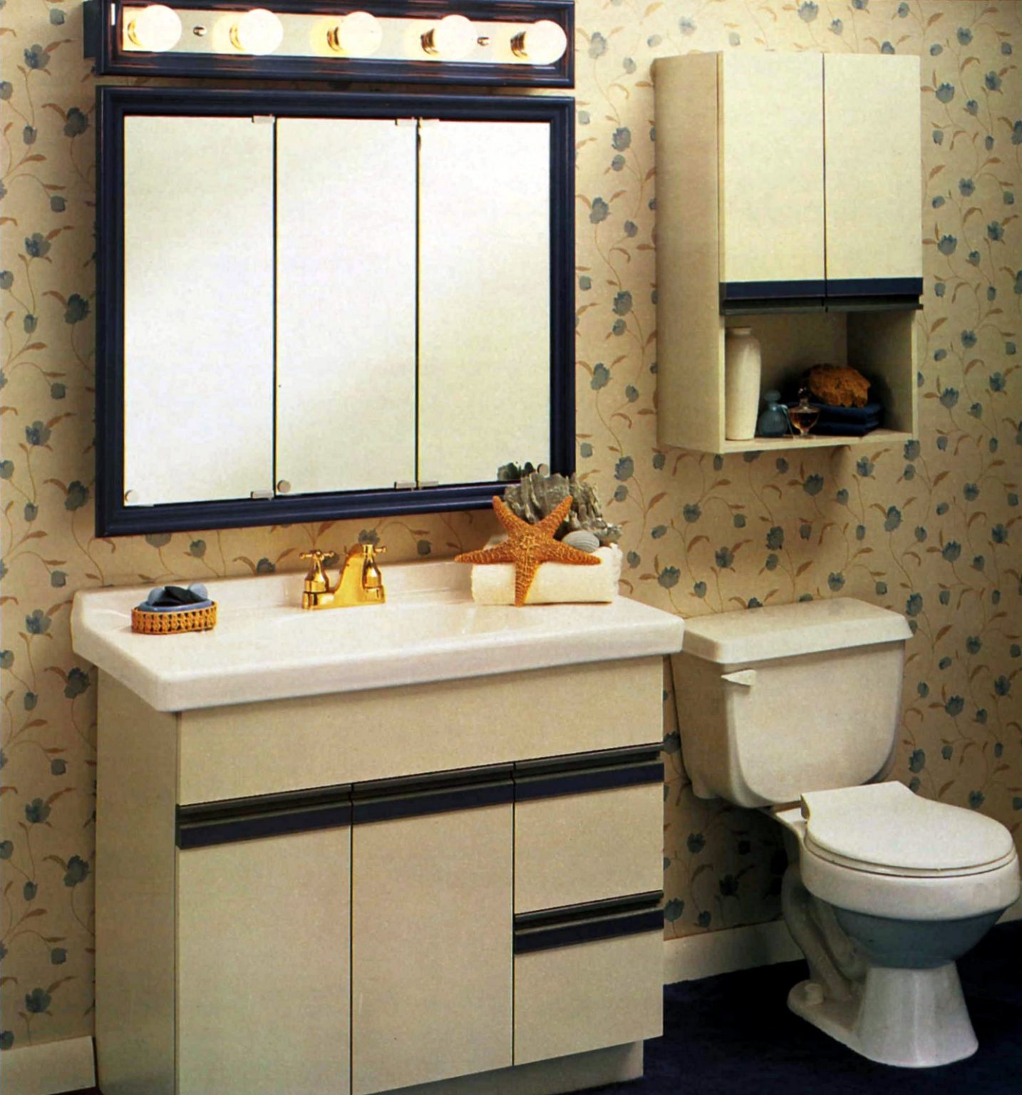 1980s bathroom decor & color schemes for that real retro look Click