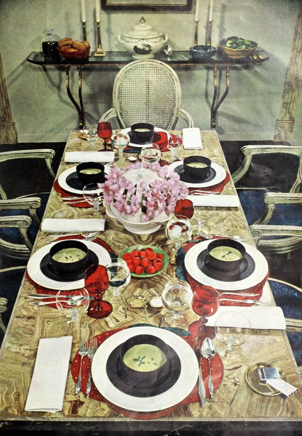 40 vintage centerpiece ideas Table decor from yesteryear Click Americana