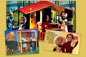 The Sunshine Family dolls and vintage playsets from the 70s